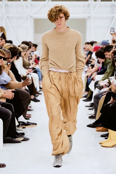 Look 37